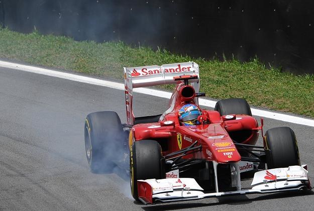 Fernando Alonso w bolidzie Ferrari. /AFP