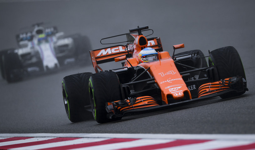 Fernando Alonso w bolidzie McLaren /AFP