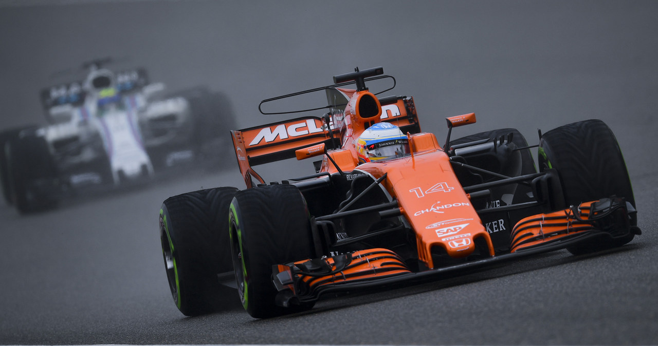 Fernando Alonso w bolidzie McLaren /AFP