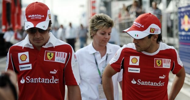 Fernando Alonso (z lewej) i Felipe Massa /AFP