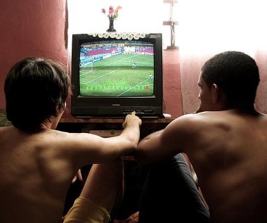 Fernando Moreno i Eliú Armas w scenie z filmu "Brat"