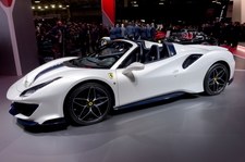 Ferrari 488 Pista Spider debiutuje w Paryżu