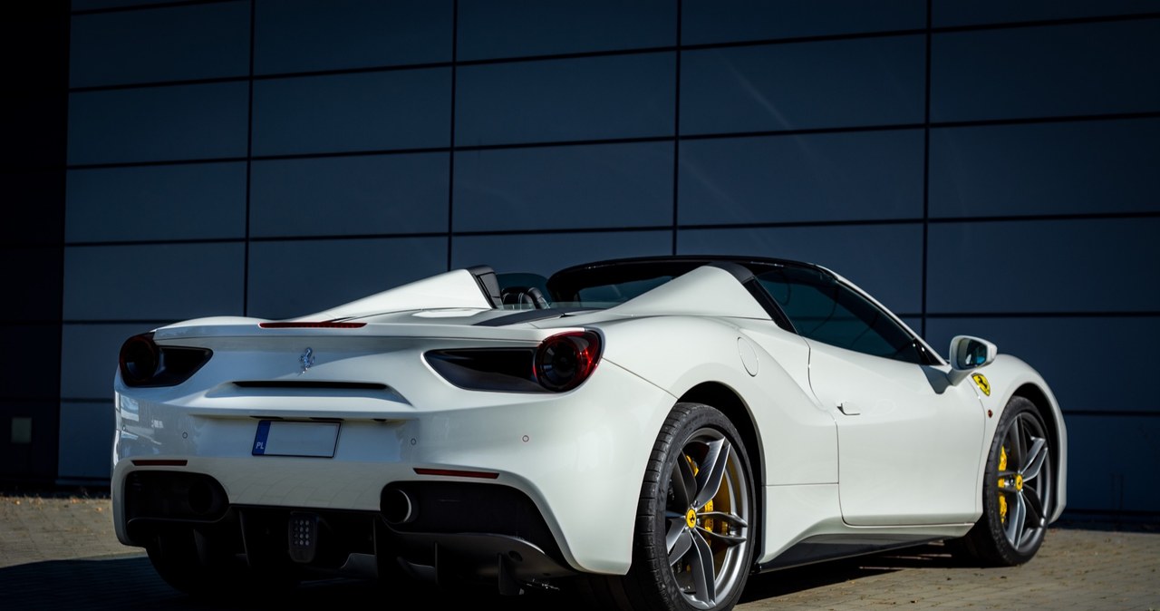 Ferrari 488 Spider Roberta Lewandowskiego ma tylko 6150 km przebiegu /Informacja prasowa