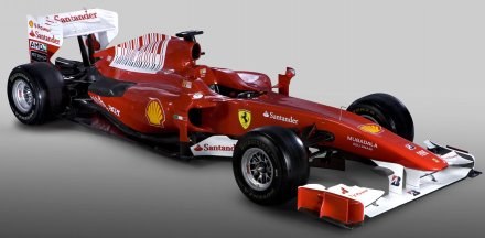 Ferrari F10 - bolid na sezon 2010 /AFP