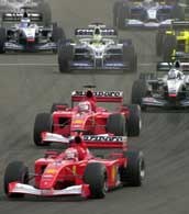 Ferrari Michaela Schumachera (na pierwszym planie)