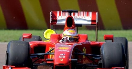 Ferrari zamiast Schumachera posadzi za kierownicą bolidu Lukę Badoera /AFP