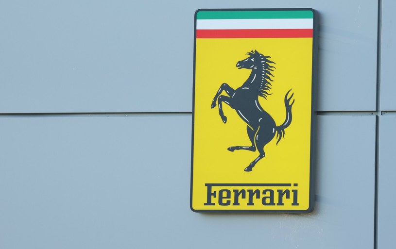 Ferrari zawarło umowę z Samsung Display. W jego wyniku koreański producent opracuje specjalne wyświetlacze, które trafią do aut włoskiej marki. /Pawel Wodzynski /East News