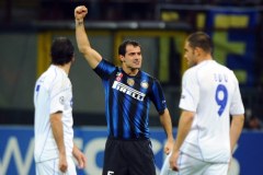 Festiwal bramek w Mediolanie, obrońcy tytułu bez szans w starciu w Schalke 