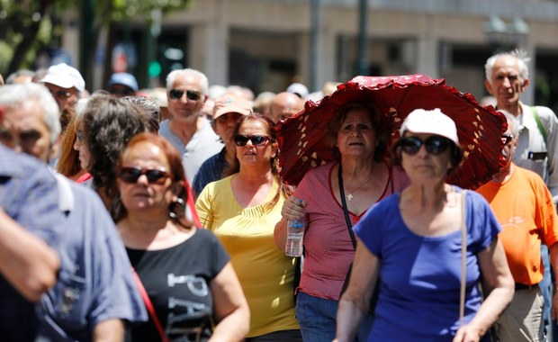 Festiwal prezentów w Grecji: Rząd Ciprasa nie ma nic, a rozdaje coraz chętniej