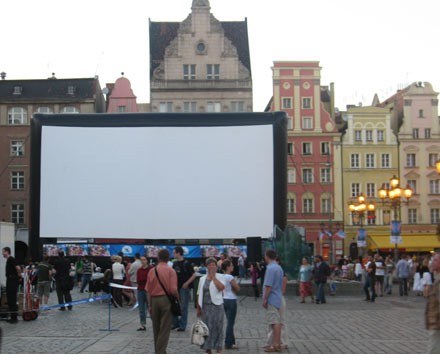 Festiwalowe pokazy przeniosły się w tym roku na wrocławski Rynek /INTERIA.PL
