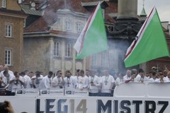 Feta mistrzowska w Warszawie! Legia świętuje zwycięstwo