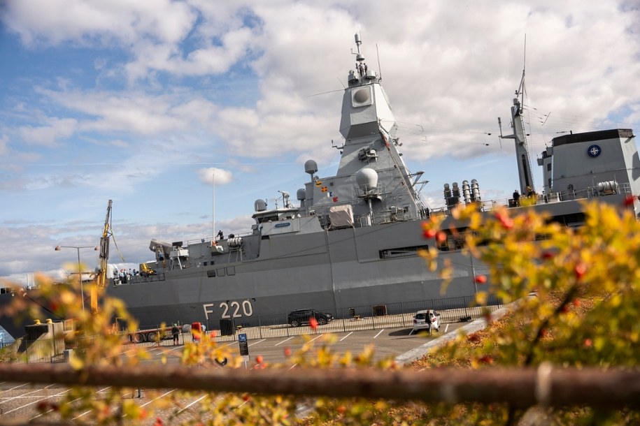 FGS Hamburg w Kopenhadze. Fregata NATO pozostanie w pobliżu stolicy Danii i będzie zabezpieczać szczyt UE /EMIL NICOLAI HELMS /PAP/EPA