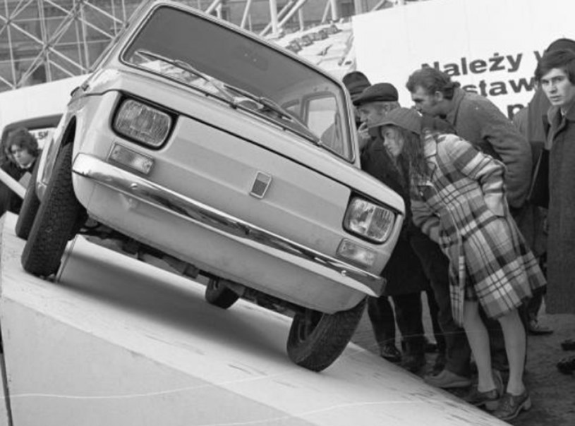 Fiat 126p był pierwszym autem w czasach PRL-u dla "przeciętnego Kowalskiego" /foto: wikipedia /domena publiczna