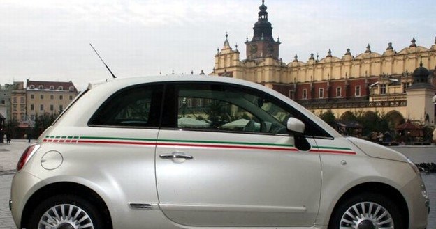 Fiat 500 cieszy się dobrą opinią wśród kierowców /INTERIA.PL