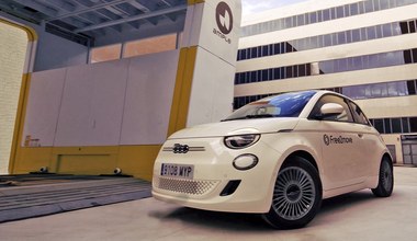 Fiat 500e z wymienną baterią już działa. Ładowarki będą niepotrzebne?