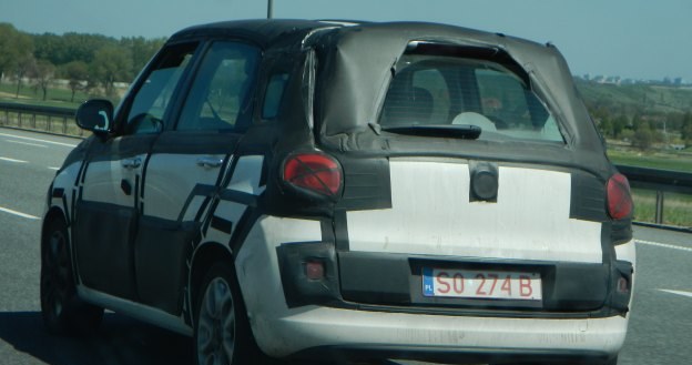 Fiat 500L na autostradzie A1 /Informacja prasowa