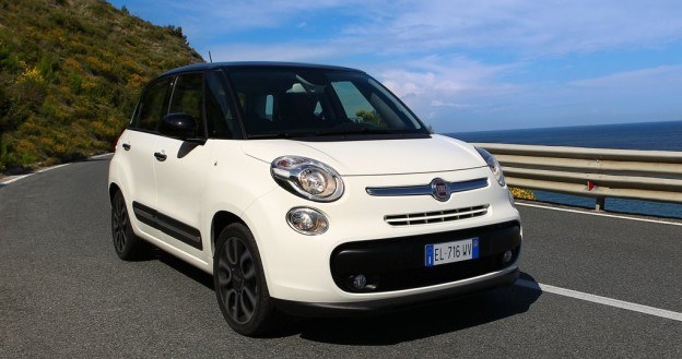 Fiat 500L produkowany jest w Serbii. /Fiat