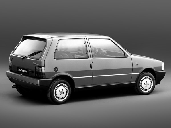 Fiat Uno Turbo i.e. zdj.5 magazynauto.interia.pl