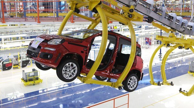 Fiat wstrzymuje produkcję Pandy /Motor