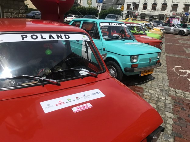 Fiaty 126p wyruszyły z Bielska-Białej do Turynu /Marcin Buczek /RMF FM