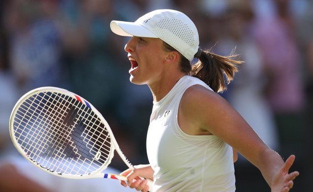 Fibak o fenomenie Świątek: Wielki wyczyn na trawiastych kortach