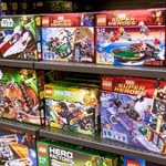 Figurki LEGO za niecałe 13 zł w Biedronce! Ruszyła oferta promocyjna na Dzień Dziecka