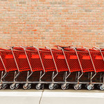 Fikcyjne limity klientów w sklepach. Pomoże wprowadzenie limitu koszyków i wózków sklepowych?