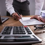 Fikcyjne transakcje na blisko 1,3 mld zł. Gang "wyprodukował" prawie 12 tys. faktur