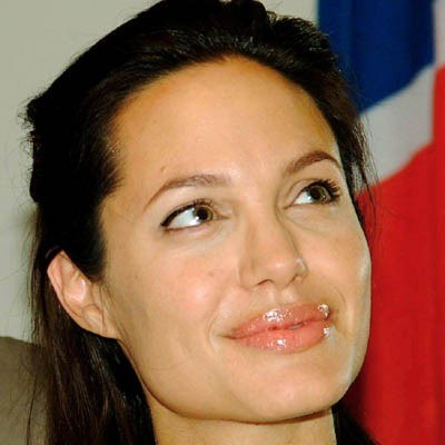 Filantropijne spojrzenie Angeliny Jolie /AFP