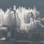 Filary zawalonego mostu w Genui wysadzone [ZOBACZ FILM]