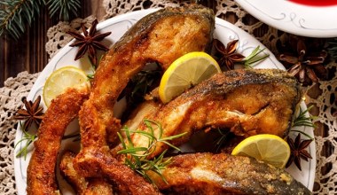 Filetowanie i wyciąganie ości z karpia. Na wigilię żaden gość nie będzie miał problemu z rybą