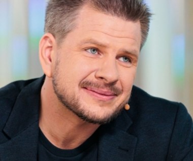 Filip Chajzer spóźnił się z prezentem na Dzień Dziecka. Teraz się tłumaczy