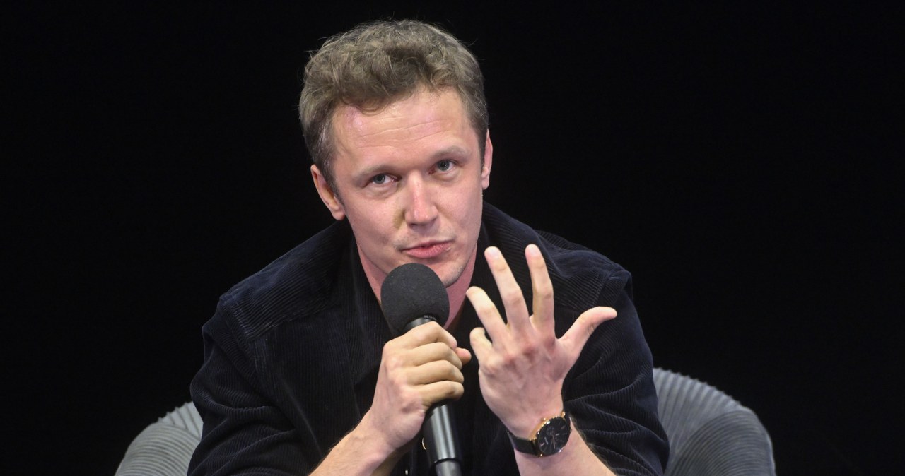 Filip Pławiak gra główną rolę w serialu "Drelich" /AKPA