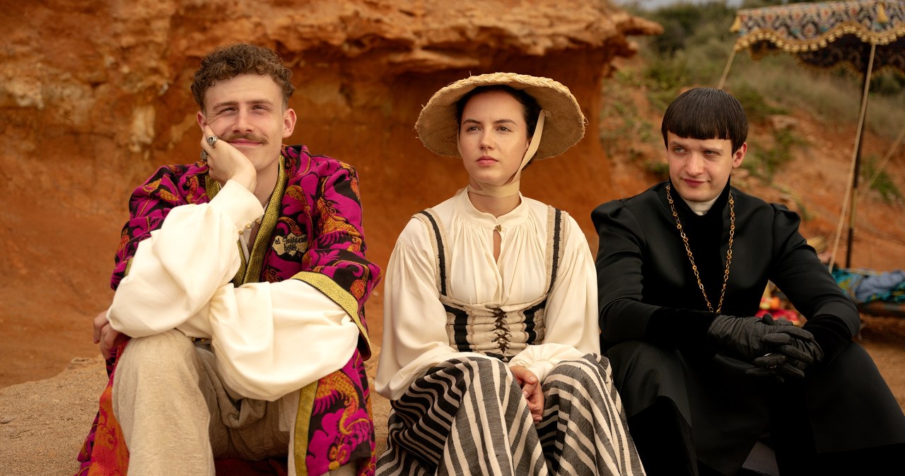 Filip Zaręba, Martyna Byczkowska i Michał Sikorski w "1670" /Robert Palka /Netflix