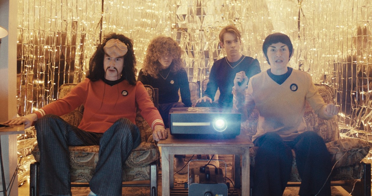 Filip Zaręba, Mikołaj Chilimończyk, Maciej Bisiorek i Agnieszka Rajda w filmie "LARP. Miłość, trolle i inne questy" /materiały prasowe