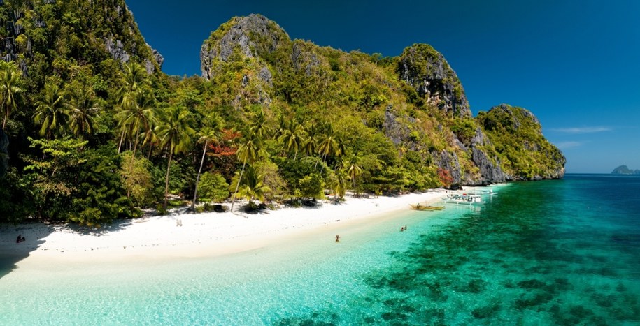 Filipińska plaża Entalula uznana najlepszą plażą na świecie. /Shutterstock