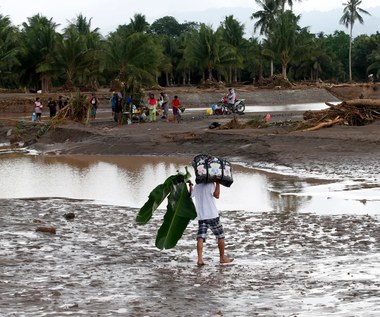 Filipiny: Do 200 wzrósł bilans ofiar śmiertelnych burzy tropikalnej