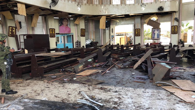 Filipiny: Dwa wybuchy w katolickiej katedrze. Kilkadziesiąt ofiar