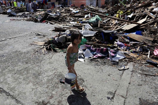 Filipiny po przejściu huraganu Haiyan / 	MAST IRHAM  /PAP/EPA