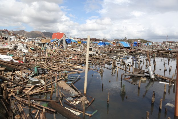 Filipiny po przejściu tajfunu /Shutterstock