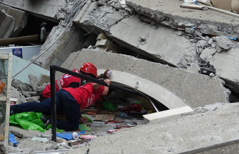 Filipiny są jednym z najbardziej narażonych na katastrofy regionów na świecie /CERILO EBRANO  /PAP/EPA