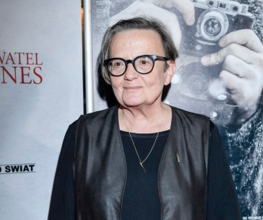 Film Agnieszki Holland przedstawia historię Garetha Jonesa – walijskiego dziennikarza, który w 1933 roku wyruszył do Związku Radzieckiego, aby odkryć przerażającą prawdę, stojącą za reżimem Stalina i sowiecką „utopią”. Kulisy jego reporterskiego śledztwa miały śmiertelne reperkusje, a przy okazji stały się inspiracją do powstania jednej z najsłynniejszych powieści XX wieku – „Folwarku zwierzęcego” George'a Orwella.