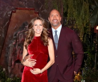 Film „Jumanji: Przygoda w dżungli” to remake kultowej przygodowej komedii z Robinem Williamsem. Tym razem jednak główni bohaterowie trafiają do tytułowej dżungli nie dzięki planszówce, tylko grze komputerowej. Polska premiera obrazu zaplanowana jest na 29 grudnia.