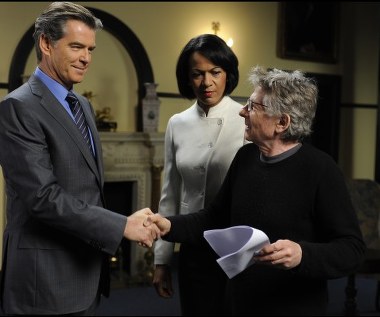 Film opowiada o byłym premierze Wielkiej Brytanii, Adamie Langu (Pierce Brosnan), który zleca partyjnemu działaczowi, Michaelowi McArze, napisanie swoich wspomnień, za które ten ma otrzymać 10 milionów dolarów.  
