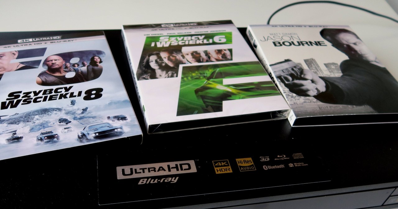 Film w formacie 4K Blu-ray oferuje najlepszą z możliwych jakość obrazu Ultra HD. Na zdjęciu odtwarzacz Sony UBP-X800 z filmami z dystrybucji Filmostrady /INTERIA.PL