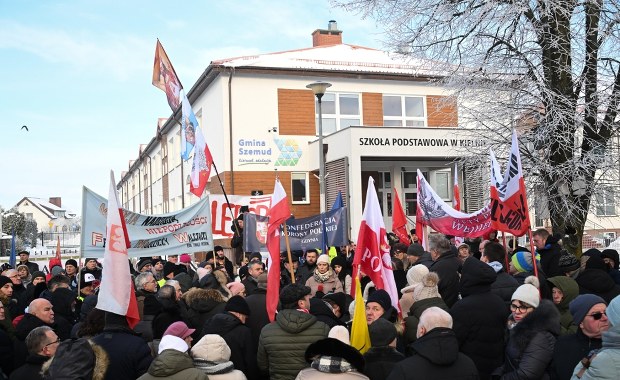 ​Finał awantury o krzyż w szkole w Kielnie. Jest decyzja ws. nauczycielki