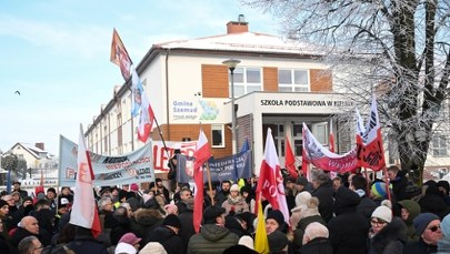 ​Finał awantury o krzyż w szkole w Kielnie. Jest decyzja ws. nauczycielki