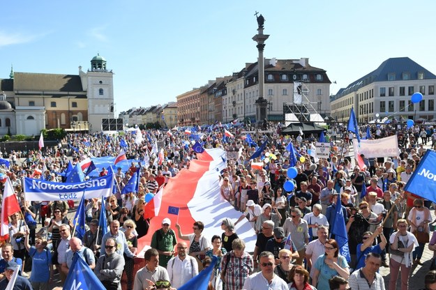 Finał "Marszu Wolności" w Warszawie /Radek Pietruszka /PAP