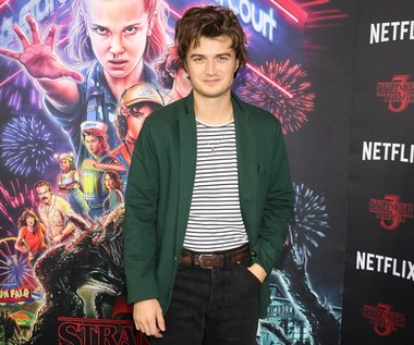 "Finalmente L’alba": Joe Keery u boku Lily James i Willema Dafoe w nowym filmie