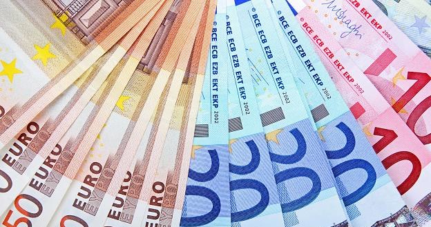 Finansowy zastrzyk dla europejskiej gospodarki przekroczy 300 mld euro /&copy;123RF/PICSEL